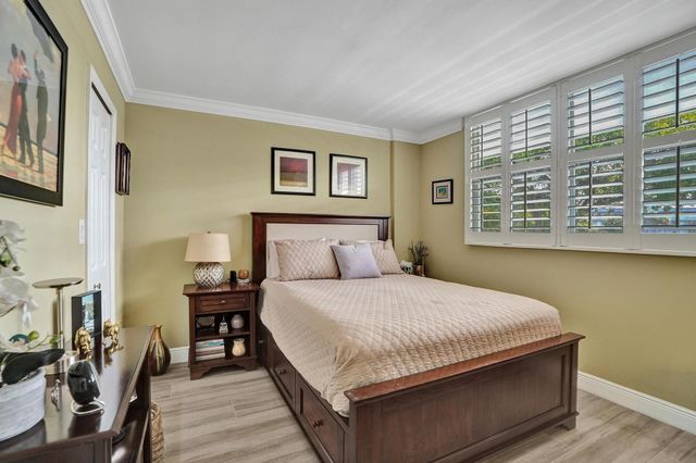 106 ROYAL PARK Drive 2A, Oakland Park, FL 33309