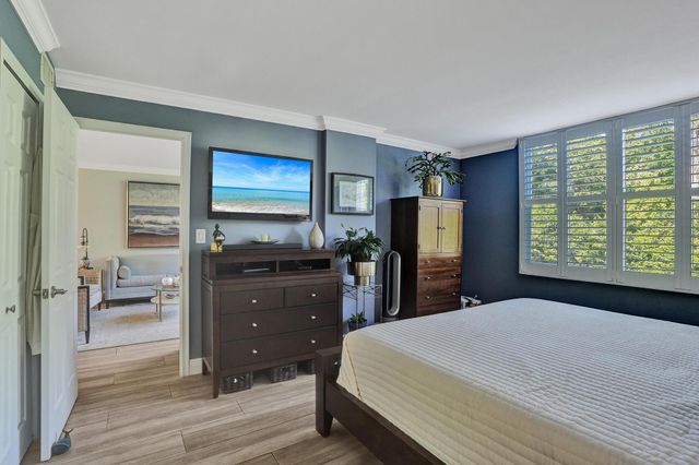 106 ROYAL PARK Drive 2A, Oakland Park, FL 33309