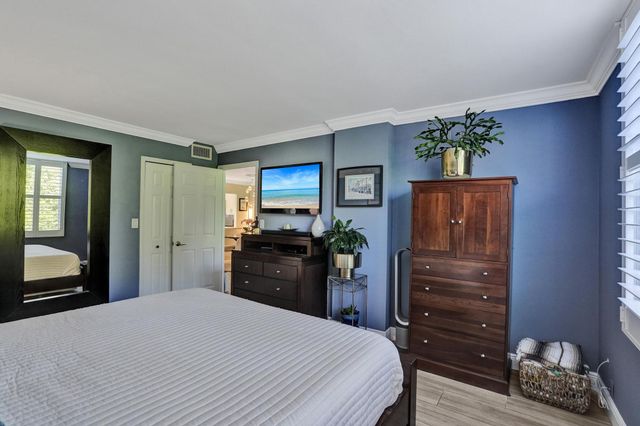 106 ROYAL PARK Drive 2A, Oakland Park, FL 33309
