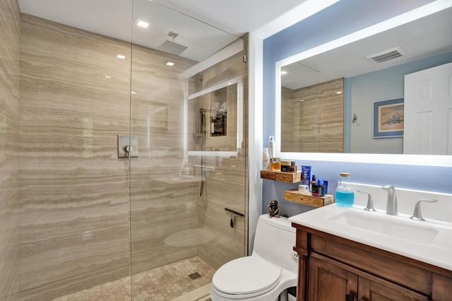 106 ROYAL PARK Drive 2A, Oakland Park, FL 33309