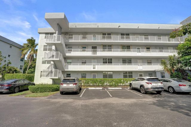 106 ROYAL PARK Drive 2A, Oakland Park, FL 33309