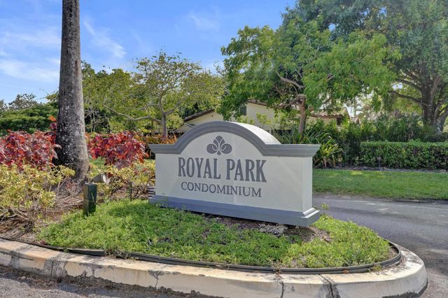 106 ROYAL PARK Drive 2A, Oakland Park, FL 33309