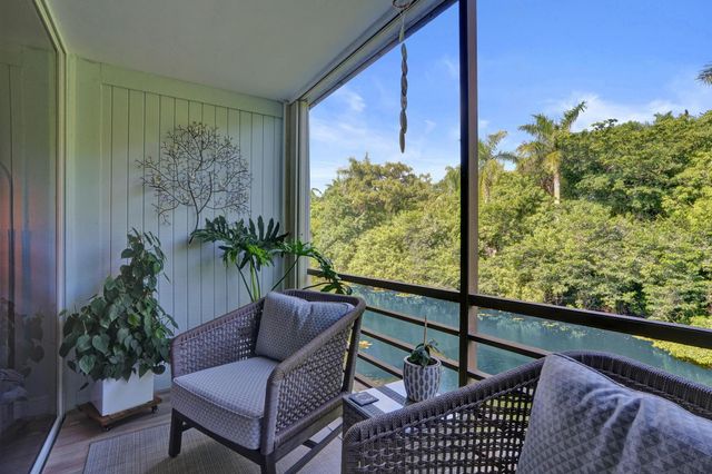 106 ROYAL PARK Drive 2A, Oakland Park, FL 33309