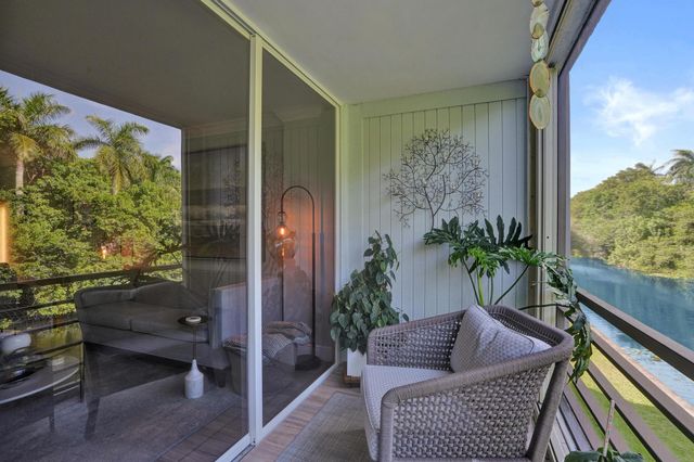 106 ROYAL PARK Drive 2A, Oakland Park, FL 33309