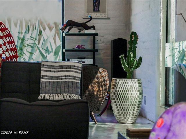 5555 N Via Entrada, Tucson, AZ 85718