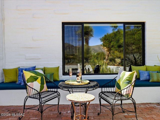 5555 N Via Entrada, Tucson, AZ 85718
