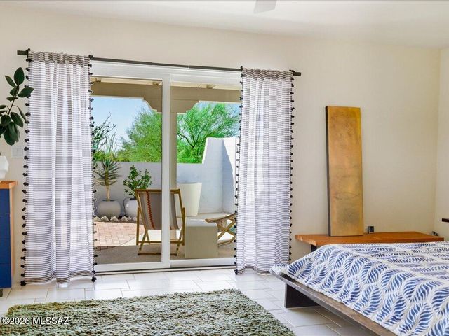 5555 N Via Entrada, Tucson, AZ 85718