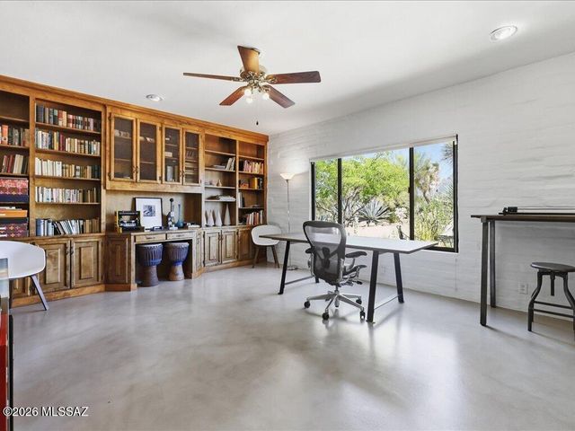 5555 N Via Entrada, Tucson, AZ 85718