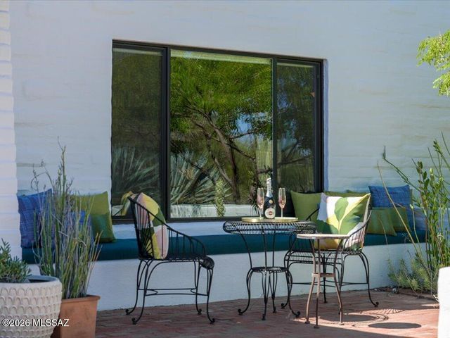 5555 N Via Entrada, Tucson, AZ 85718