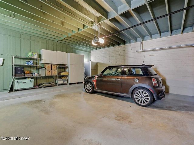 5555 N Via Entrada, Tucson, AZ 85718