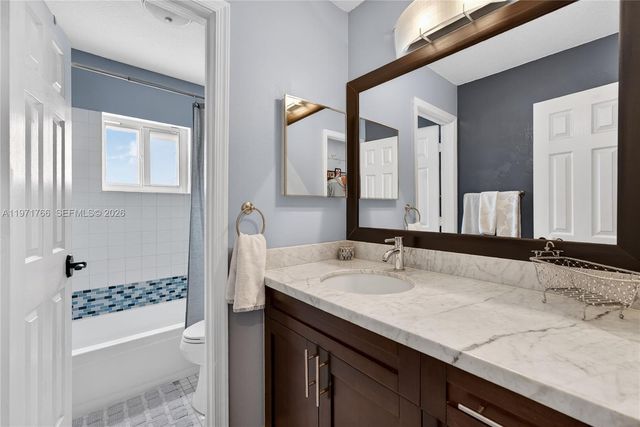 391 Bermuda Springs Dr, Weston, FL 33326