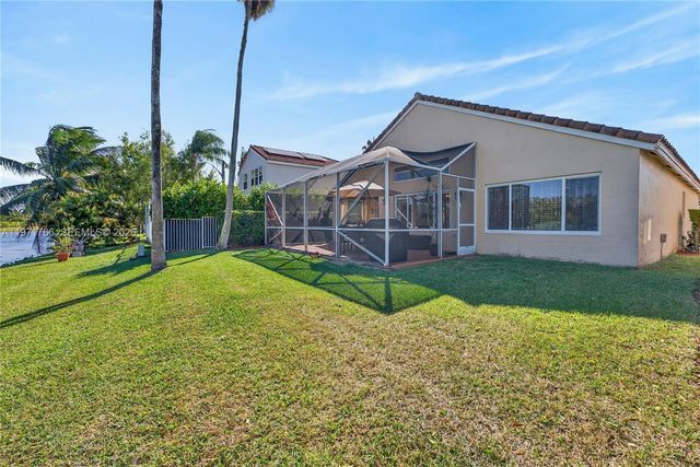 391 Bermuda Springs Dr, Weston, FL 33326
