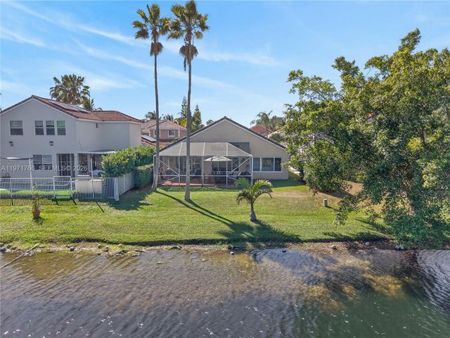 391 Bermuda Springs Dr, Weston, FL 33326