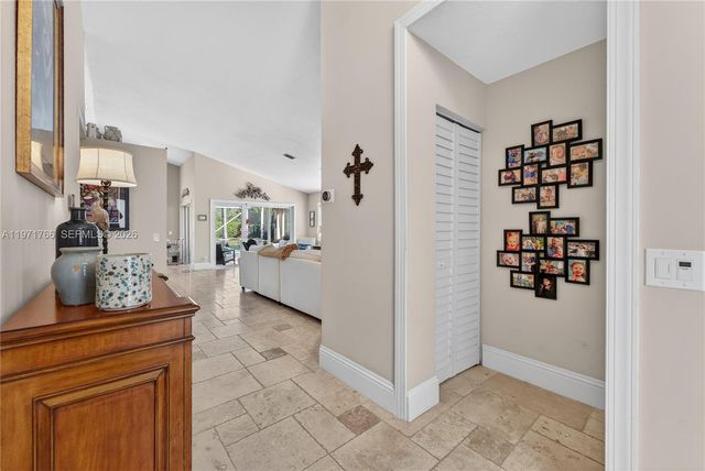 391 Bermuda Springs Dr, Weston, FL 33326