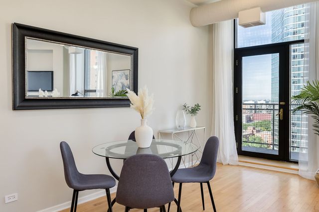 910 S Michigan Avenue 1211, Chicago, IL 60605