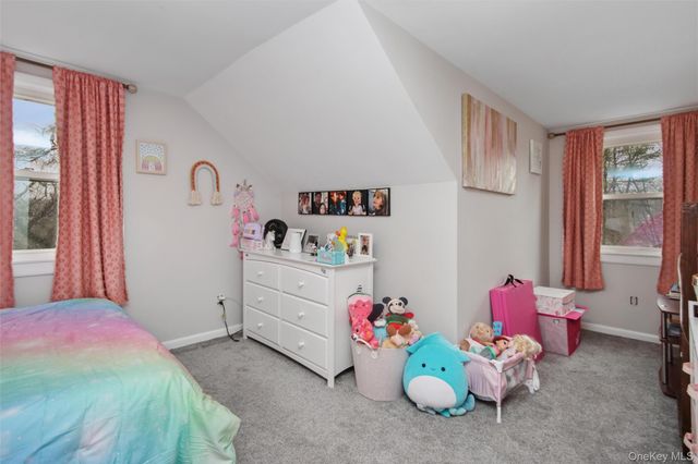 22 Wendover Drive, Poughkeepsie, NY 12601