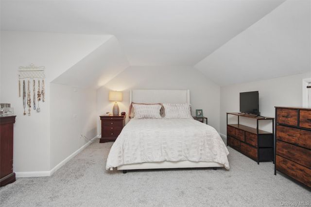 22 Wendover Drive, Poughkeepsie, NY 12601