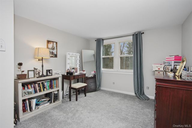 22 Wendover Drive, Poughkeepsie, NY 12601