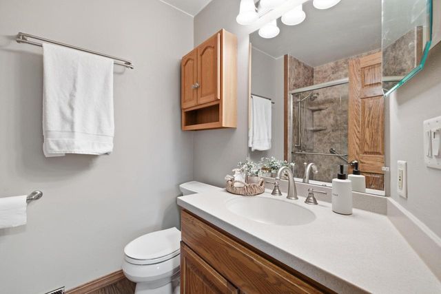 6950 N 124th STREET, Milwaukee, WI 53224