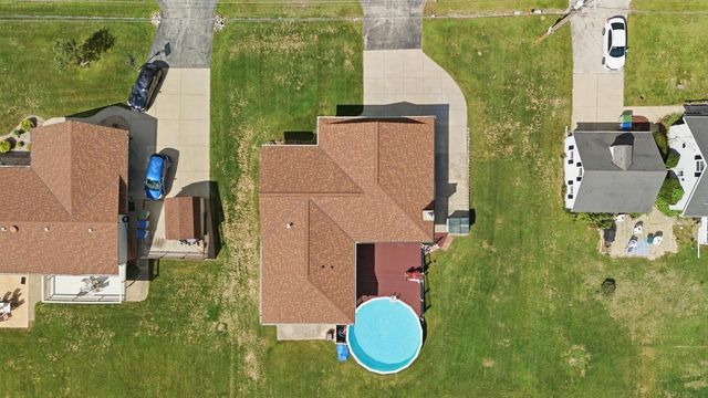 6950 N 124th STREET, Milwaukee, WI 53224