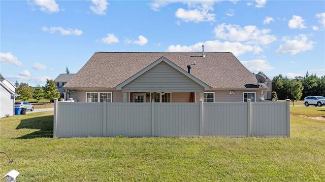 171 Bald Cypress Drive, Winston-salem, NC 27127