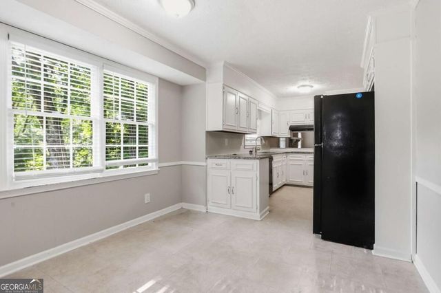 5528 Fern Creek Drive SW, Lilburn, GA 30047