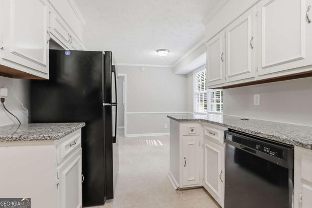 5528 Fern Creek Drive SW, Lilburn, GA 30047