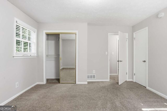 5528 Fern Creek Drive SW, Lilburn, GA 30047