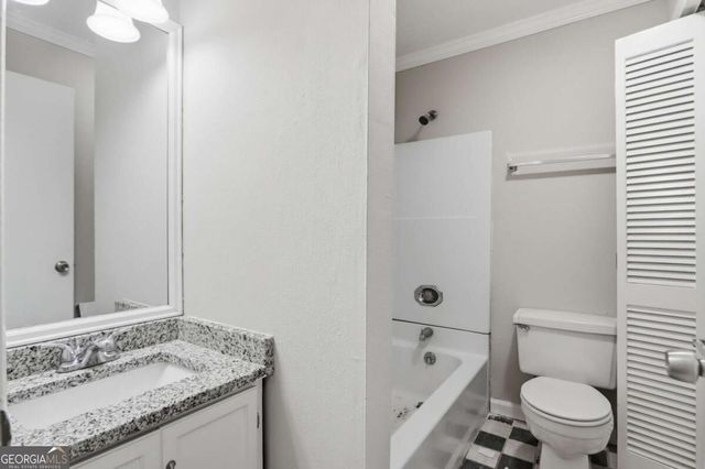 5528 Fern Creek Drive SW, Lilburn, GA 30047