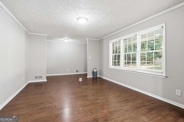 5528 Fern Creek Drive SW, Lilburn, GA 30047