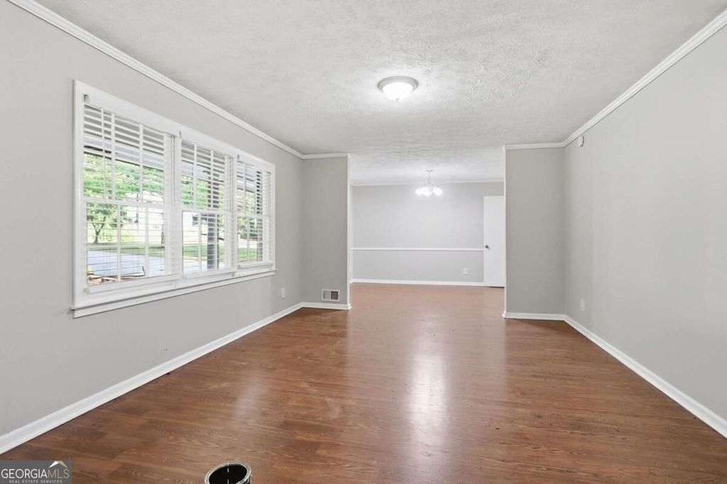 5528 Fern Creek Drive SW, Lilburn, GA 30047 — photo 4