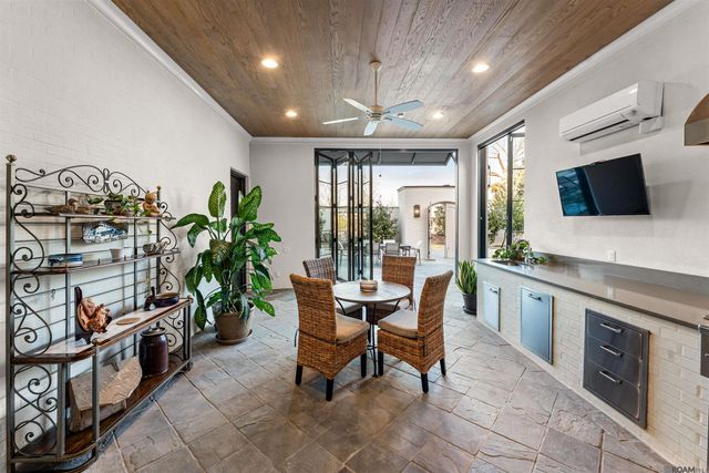 7313 Willow Grove Blvd, Baton Rouge, LA 70810