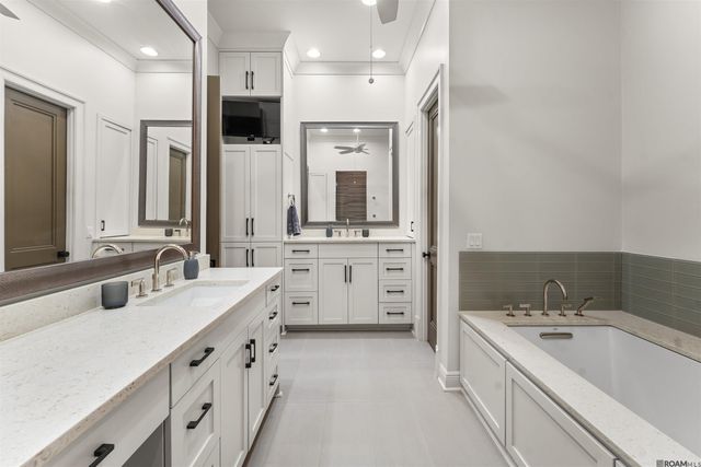 7313 Willow Grove Blvd, Baton Rouge, LA 70810