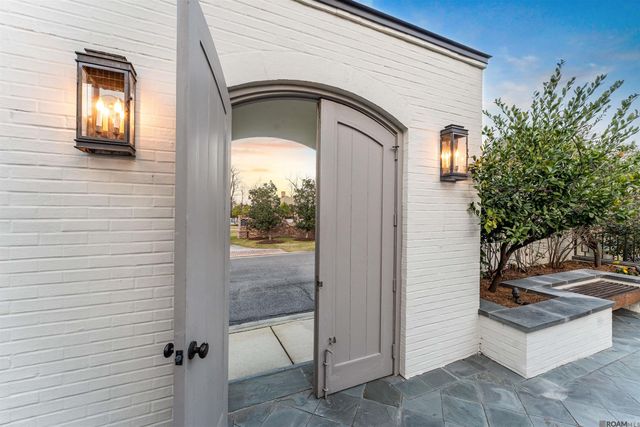 7313 Willow Grove Blvd, Baton Rouge, LA 70810