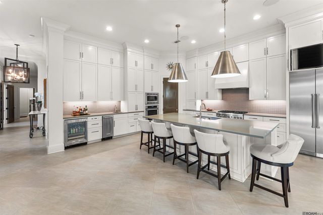 7313 Willow Grove Blvd, Baton Rouge, LA 70810