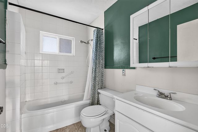 1020 Oak Street, Central Point, OR 97502