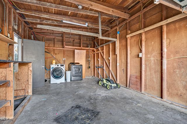 1020 Oak Street, Central Point, OR 97502