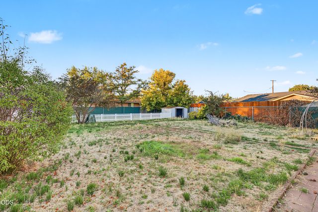 1020 Oak Street, Central Point, OR 97502