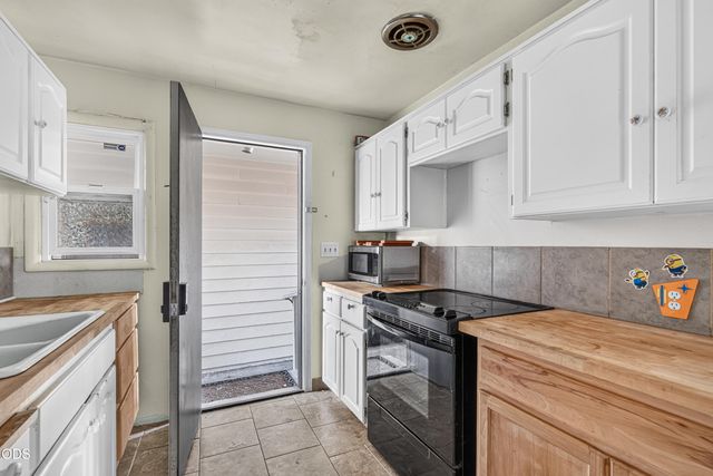 1020 Oak Street, Central Point, OR 97502