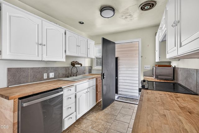 1020 Oak Street, Central Point, OR 97502