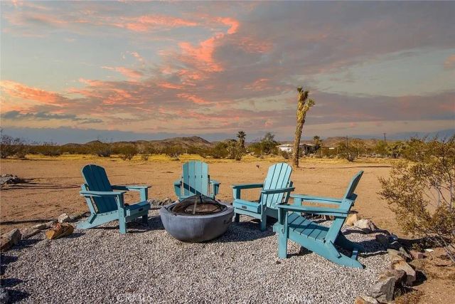 1856 Cambria, Landers, CA 92285