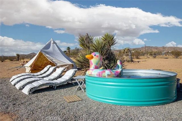 1856 Cambria, Landers, CA 92285