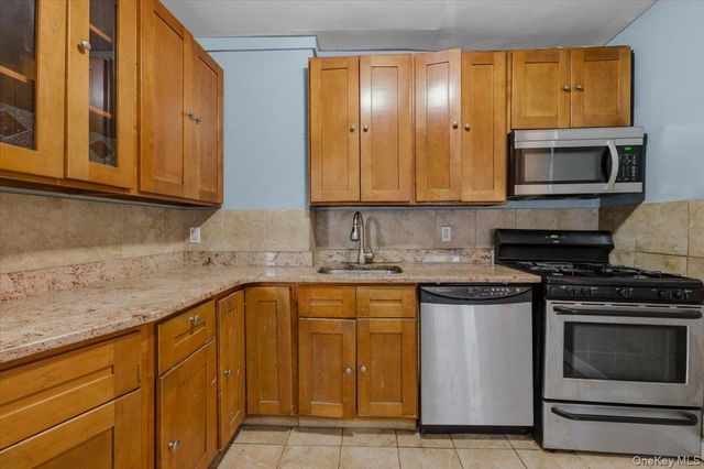 89-23 Vanderveer Street, Queens Village, NY 11427