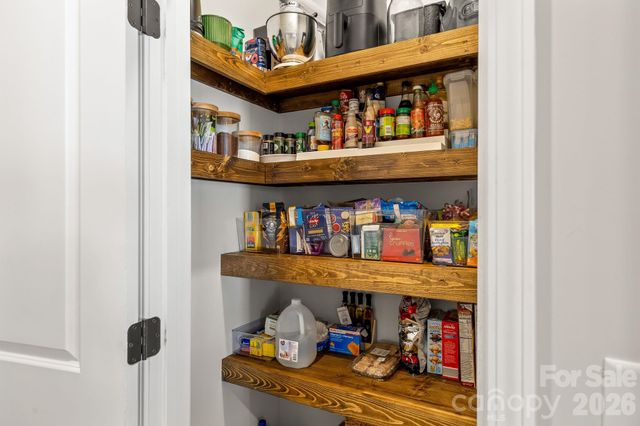 8208 Merryvale Lane, Charlotte, NC 28214