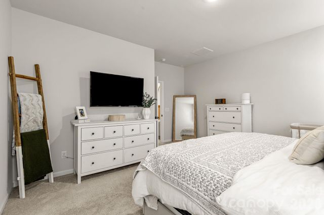 8208 Merryvale Lane, Charlotte, NC 28214