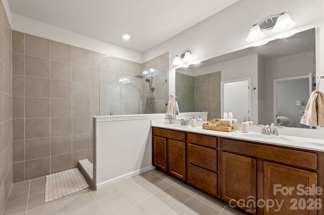 8208 Merryvale Lane, Charlotte, NC 28214