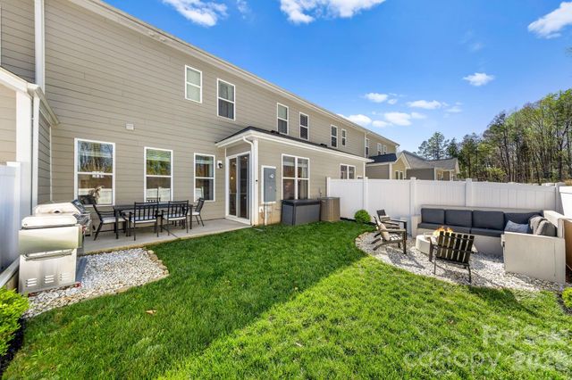 8208 Merryvale Lane, Charlotte, NC 28214