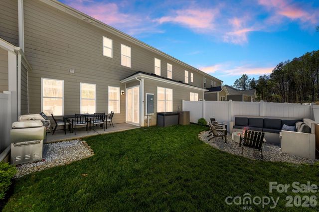 8208 Merryvale Lane, Charlotte, NC 28214