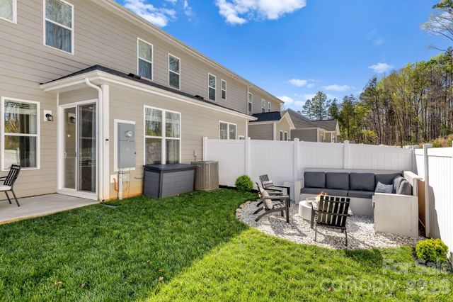 8208 Merryvale Lane, Charlotte, NC 28214