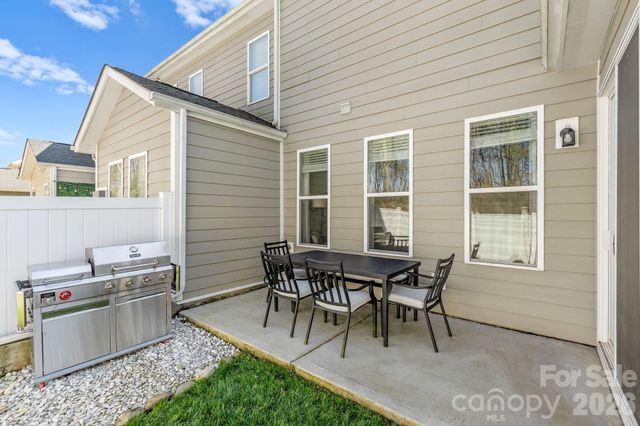 8208 Merryvale Lane, Charlotte, NC 28214